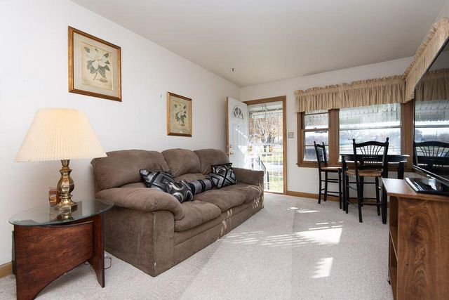 1818 E Fernwood AVENUE, Milwaukee, WI 53207