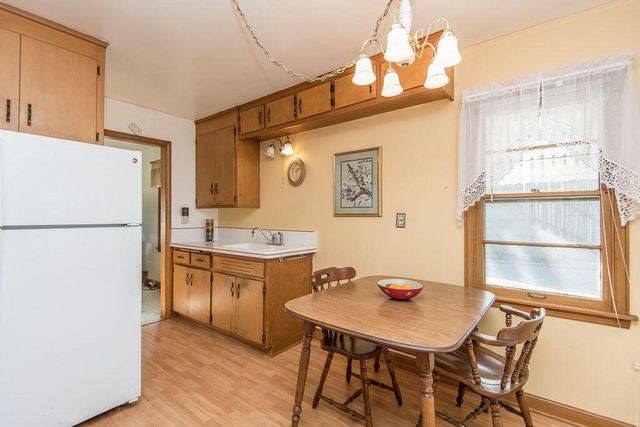 1818 E Fernwood AVENUE, Milwaukee, WI 53207