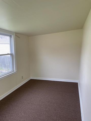 1818 E Fernwood AVENUE, Milwaukee, WI 53207