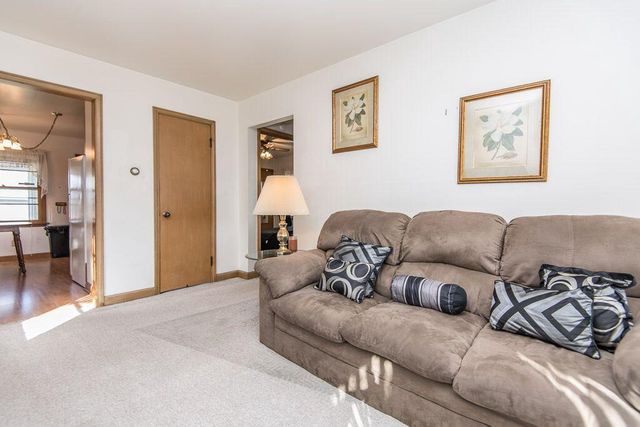 1818 E Fernwood AVENUE, Milwaukee, WI 53207