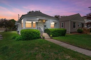 1818 E Fernwood AVENUE, Milwaukee, WI 53207