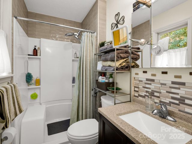 119 Long John Drive, Hendersonville, NC 28791