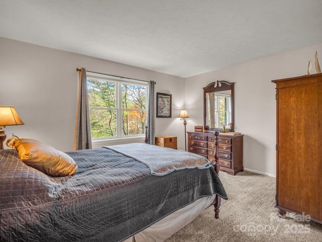 119 Long John Drive, Hendersonville, NC 28791