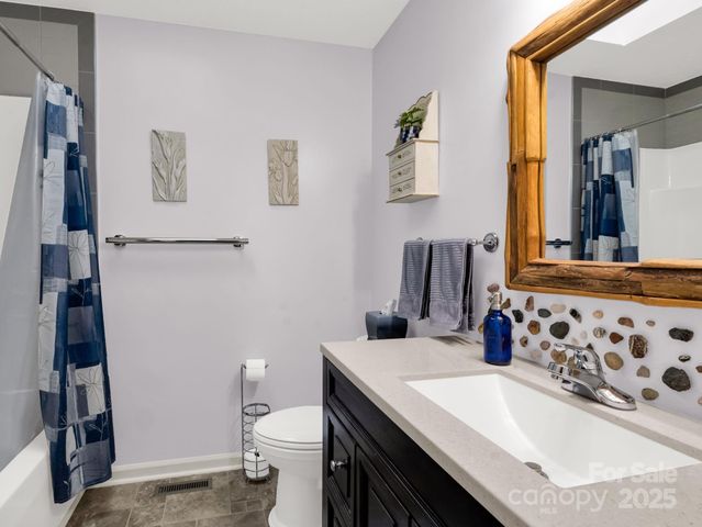 119 Long John Drive, Hendersonville, NC 28791