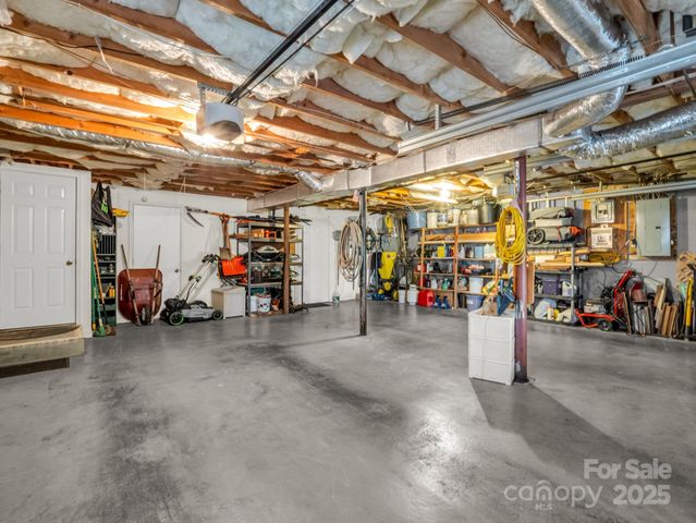 119 Long John Drive, Hendersonville, NC 28791