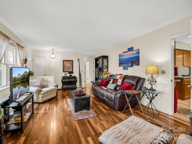 119 Long John Drive, Hendersonville, NC 28791