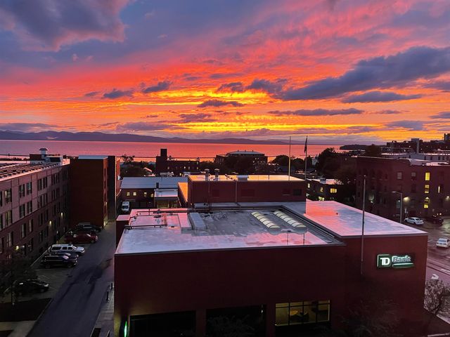 131 Main St Apt 504, Burlington, VT 05401