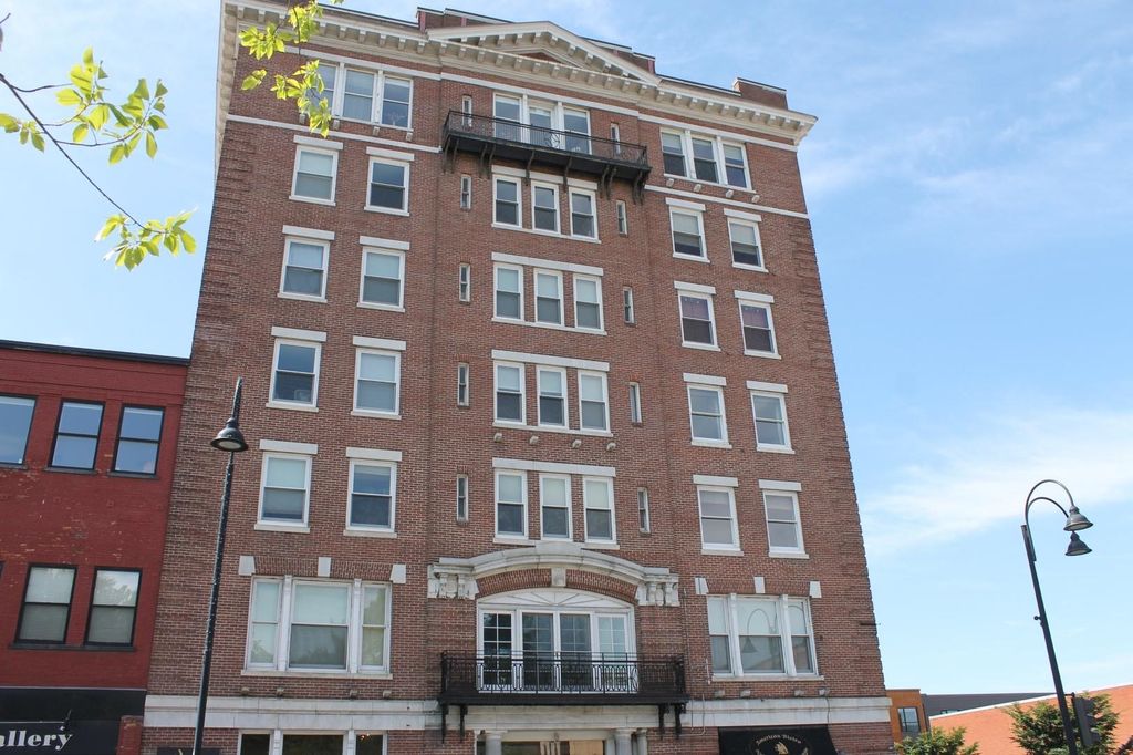 131 Main St Apt 504, Burlington, VT 05401