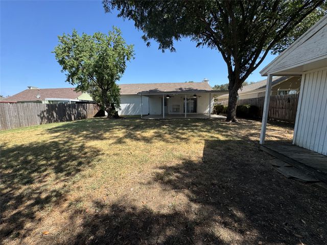 3808 Staghorn Circle S, Fort Worth, TX 76137