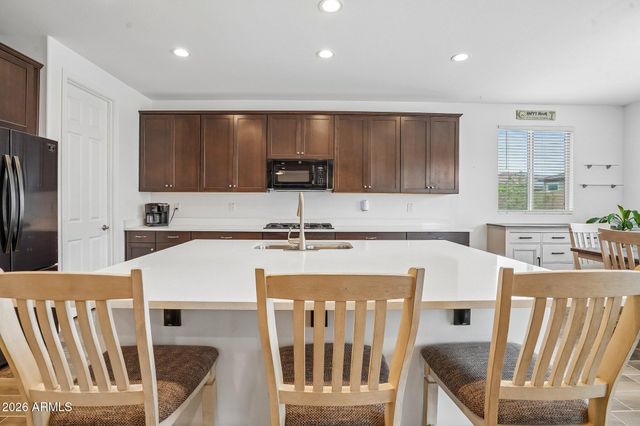 19045 W MERCER Lane, Surprise, AZ 85388