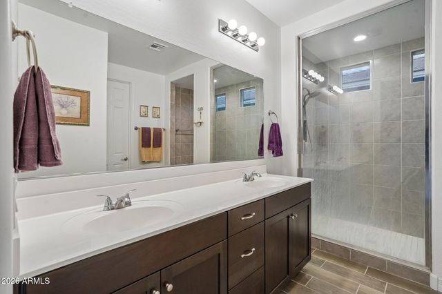 19045 W MERCER Lane, Surprise, AZ 85388