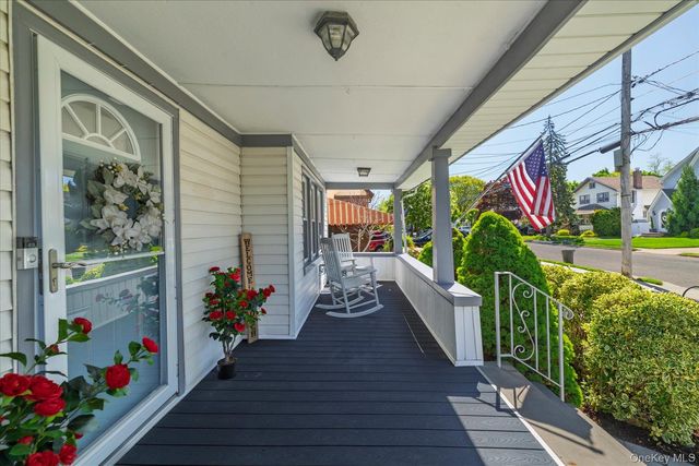 43 Nassau Boulevard, Malverne, NY 11565