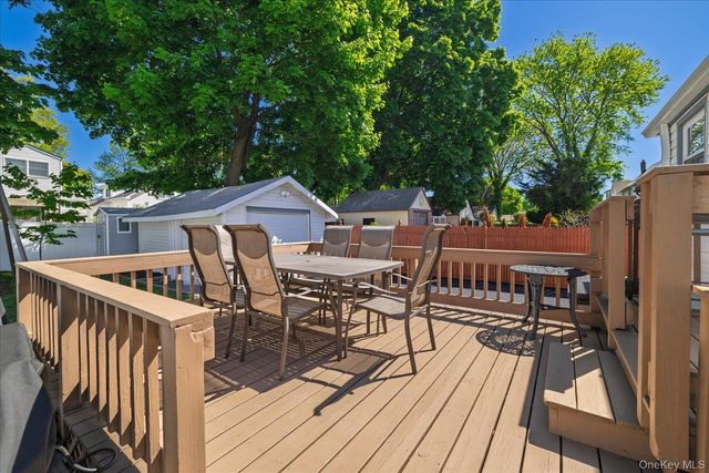 43 Nassau Boulevard, Malverne, NY 11565