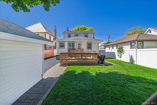 43 Nassau Boulevard, Malverne, NY 11565