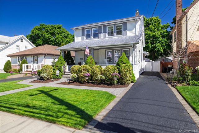 43 Nassau Boulevard, Malverne, NY 11565