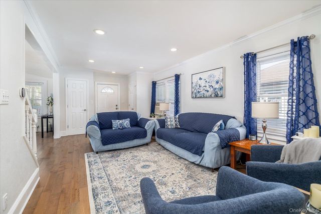 43 Nassau Boulevard, Malverne, NY 11565