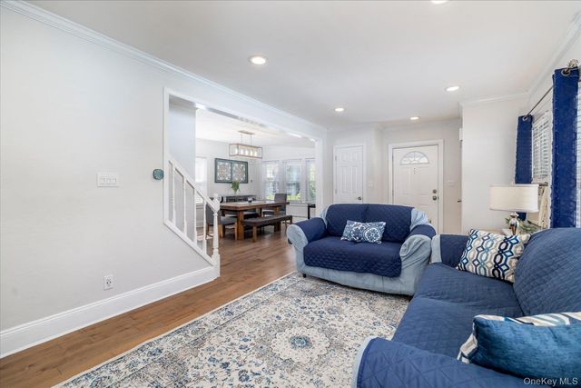 43 Nassau Boulevard, Malverne, NY 11565