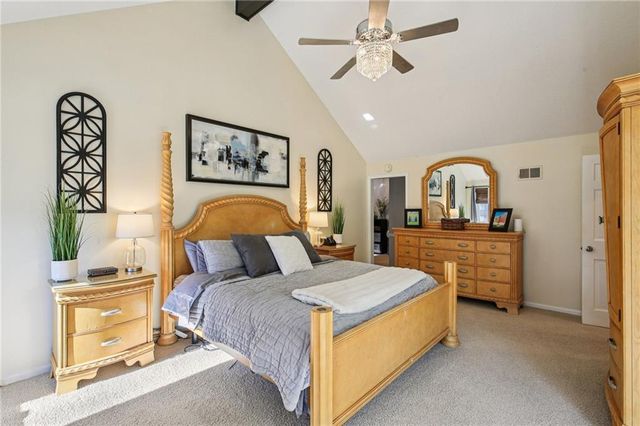 4014 NE Woodridge Drive, Lee's Summit, MO 64064