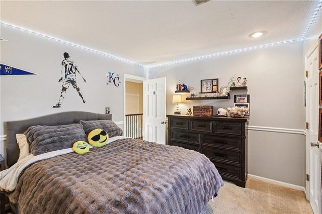 4014 NE Woodridge Drive, Lee's Summit, MO 64064