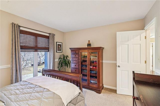 4014 NE Woodridge Drive, Lee's Summit, MO 64064