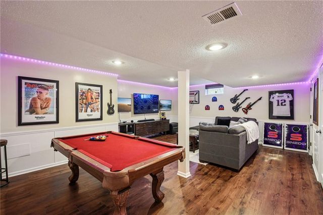 4014 NE Woodridge Drive, Lee's Summit, MO 64064