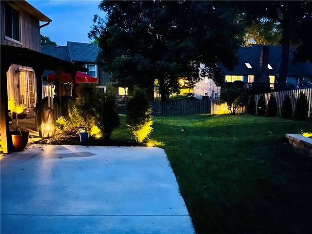 4014 NE Woodridge Drive, Lee's Summit, MO 64064