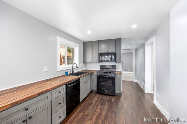 1059 Martin Luther King Junior Street, Grand Rapids, MI 49507