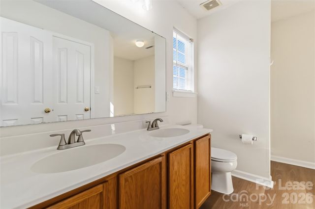 1428 Nature Place, Charlotte, NC 28214