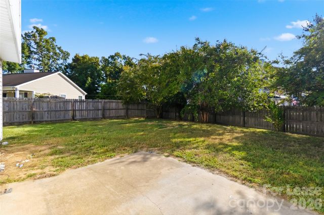 1428 Nature Place, Charlotte, NC 28214