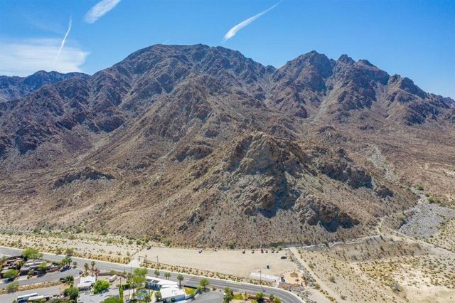 53145 Avenida Martinez, La Quinta, CA 92253