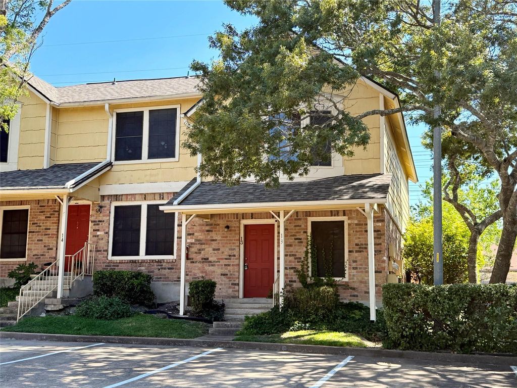 11901 Swearingen DR 13, Austin, TX 78758