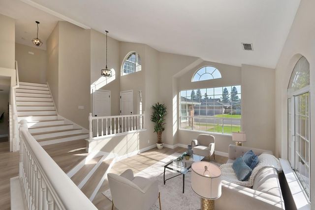 9304 Whittemore Dr, Elk Grove, CA 95624