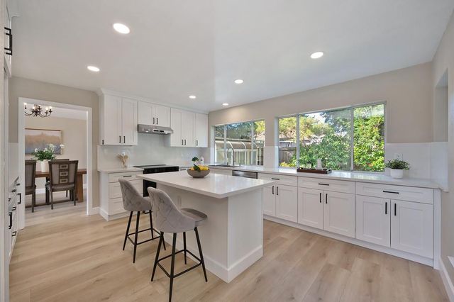 9304 Whittemore Dr, Elk Grove, CA 95624