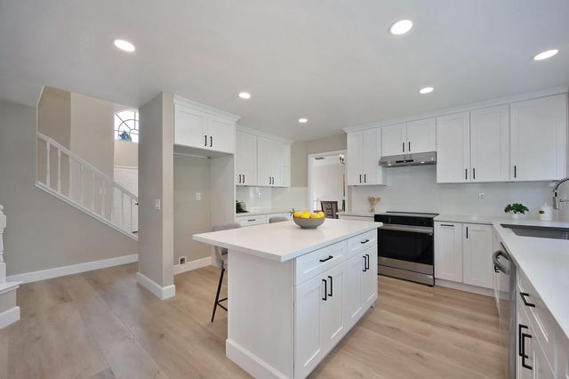 9304 Whittemore Dr, Elk Grove, CA 95624