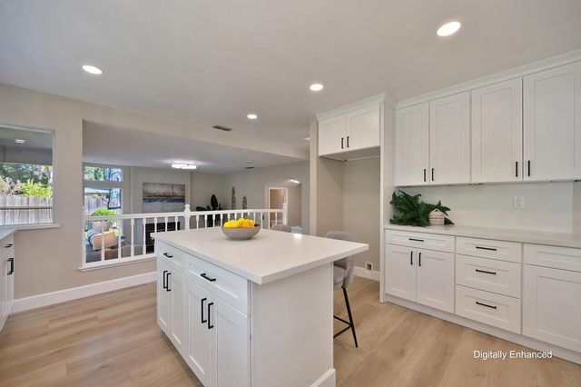 9304 Whittemore Dr, Elk Grove, CA 95624