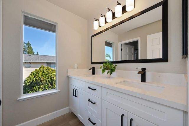 9304 Whittemore Dr, Elk Grove, CA 95624