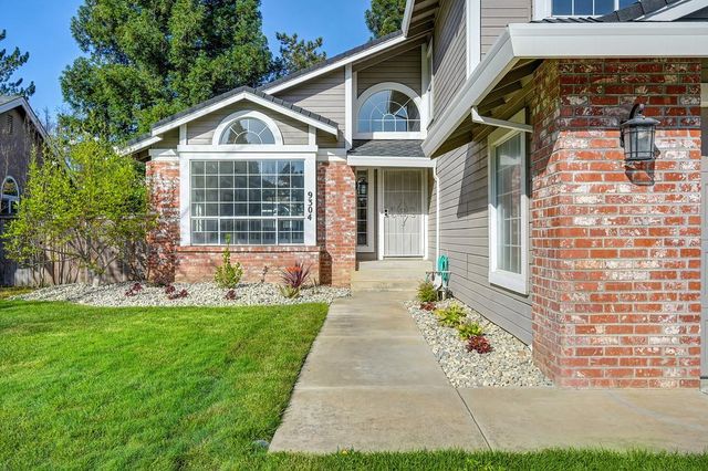 9304 Whittemore Dr, Elk Grove, CA 95624
