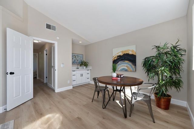 9304 Whittemore Dr, Elk Grove, CA 95624