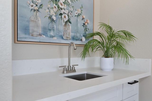 9304 Whittemore Dr, Elk Grove, CA 95624