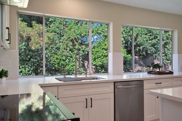 9304 Whittemore Dr, Elk Grove, CA 95624