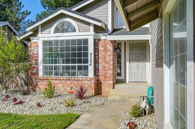 9304 Whittemore Dr, Elk Grove, CA 95624