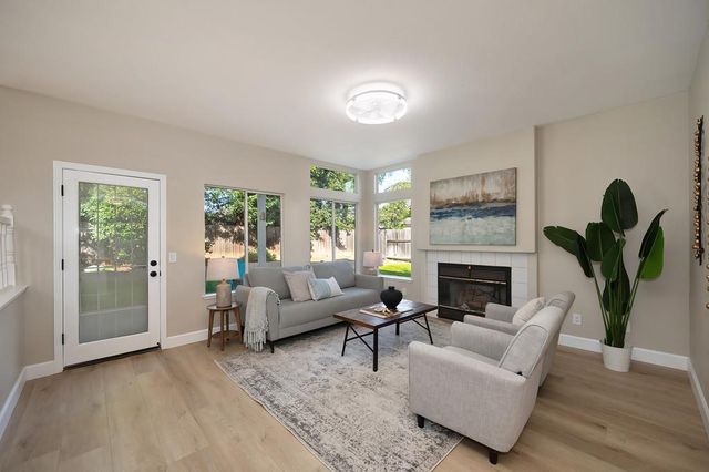 9304 Whittemore Dr, Elk Grove, CA 95624