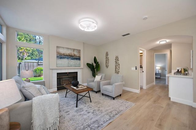 9304 Whittemore Dr, Elk Grove, CA 95624