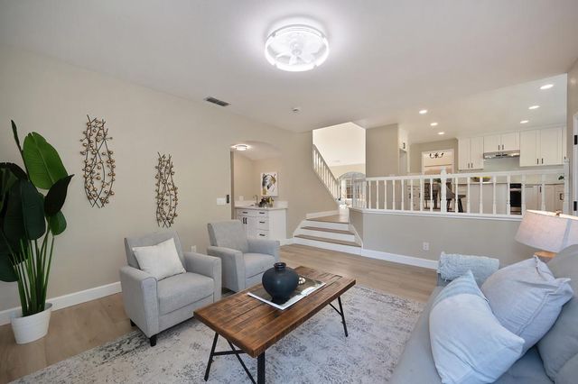 9304 Whittemore Dr, Elk Grove, CA 95624