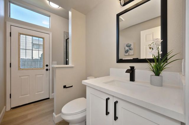 9304 Whittemore Dr, Elk Grove, CA 95624