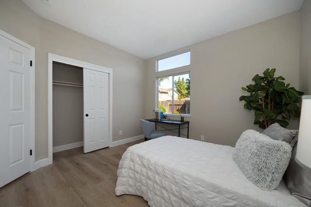 9304 Whittemore Dr, Elk Grove, CA 95624