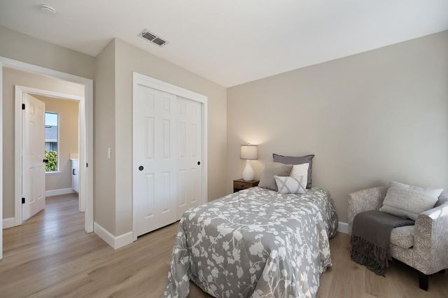 9304 Whittemore Dr, Elk Grove, CA 95624