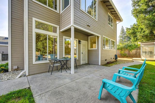 9304 Whittemore Dr, Elk Grove, CA 95624