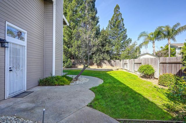 9304 Whittemore Dr, Elk Grove, CA 95624