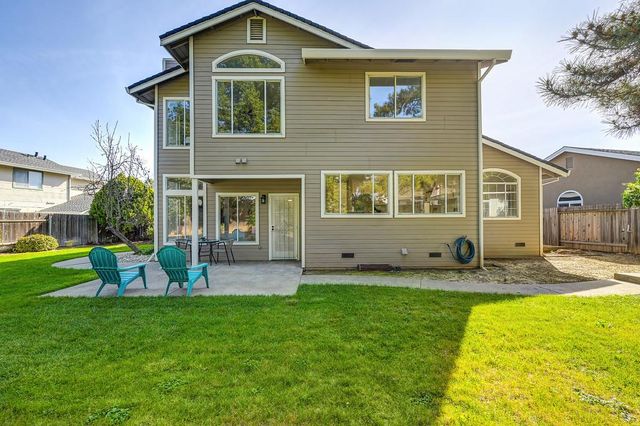 9304 Whittemore Dr, Elk Grove, CA 95624